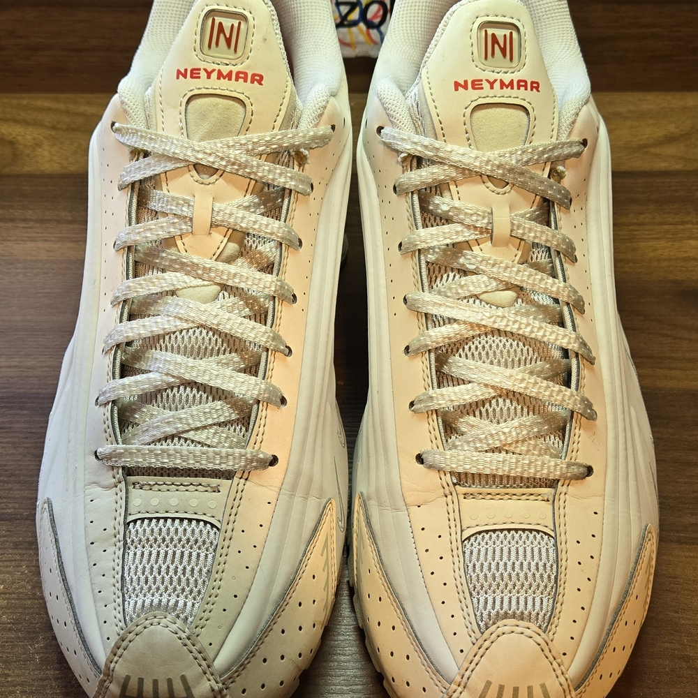 Nike Neymar Jr. X Shox R4 Platinum Tint - Picture 4 of 9